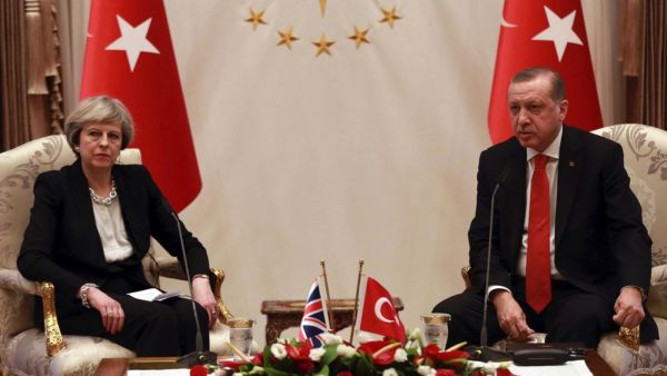 Recep Tayyip Erdogan, Turkey's president, (L) with UK PM Theresa May. (AFP/ File Photo)