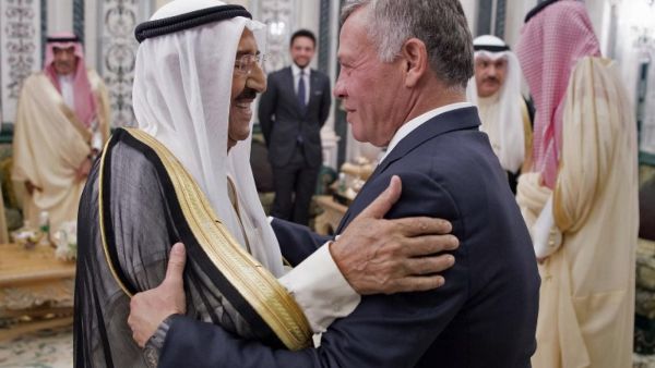 Jordanian King Abdullah II and Kuwait's Emir Sheikh Sabah at the Mecca summit. (AFP)