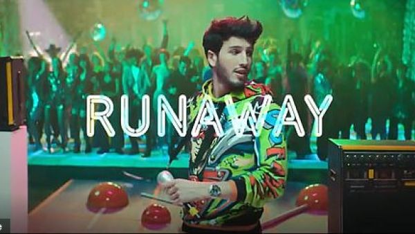 The Jonas Brothers may not be native Spanish speakers like Sebastian Yatra and Daddy Yankee, but you don't have to be to understand the chorus of their catchy new song Runaway. (YouTube)