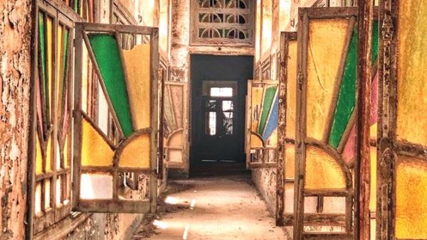 Fifteen Saudi and Arab artists will present interpretations of the historic oil deal signed between the Kingdom and US at Khuzam Palace in 1933, exploring the agreement’s social and cultural impact on the Kingdom. (SPA)