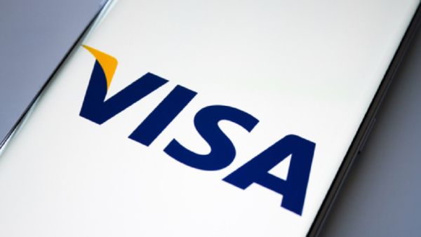 ابتكرت Visa استخدام الشبكات العصبية التي تحاكي الدماغ البشري لدعم منصتها القائمة على الذكاء الاصطناعي لرصد مخاطر الاحتيال المحتملة. ابتكرت Visa استخدام الشبكات العصبية التي تحاكي الدماغ البشري لدعم منصتها القائمة على الذكاء الاصطناعي لرصد مخاطر الاحتيال المحتملة.
