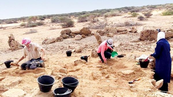Najla Al-Saeer and her team during their work at Wadi Matar excavation sites in the Farasan island of Jazan. (Photo/Supplied)