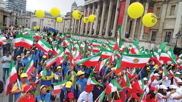 Iranian exiles rally in London to demand regime change in Tehran (Twitter)