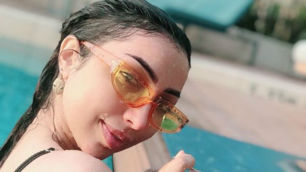 Dunia Batma did not put any cosmetics while in the pool Source dunia batma Instagram