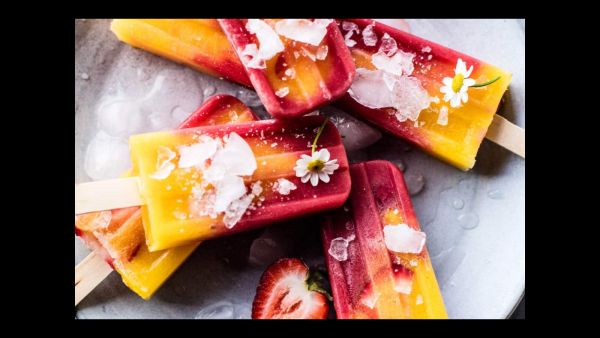 مثلجات المانجو والفراولة