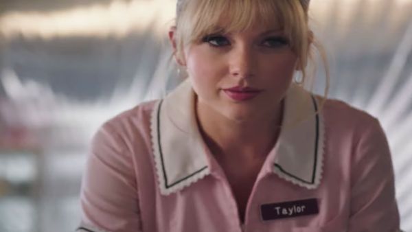 Swift is promoting a new Savor Card from Capital One in the clip. (YouTube Screenshot)