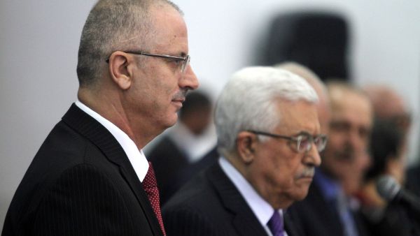  أمر الرئيس الفلسطيني باستعادة كافة المبالغ التي تقاضاها رئيس وأعضاء الحكومة الـ 17 كبدل إيجار