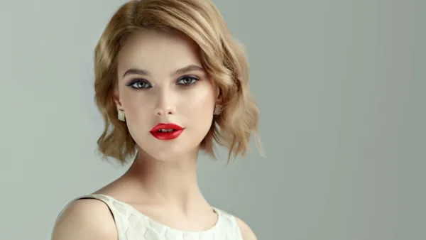 إذا كنت ترغبين في الحصول على شعر صحي ما عليك إلا وضع مكيف الشعر كونديشنر على أطراف الشعر