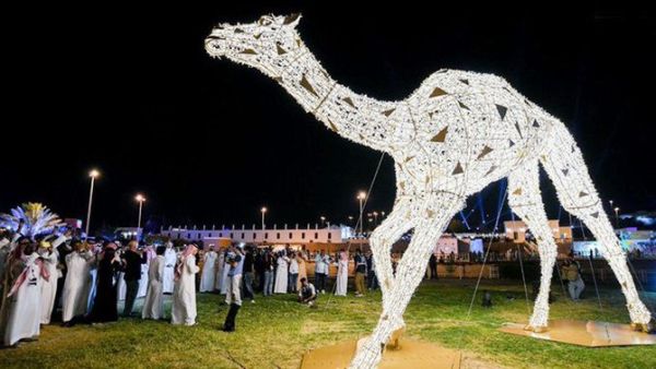 The giant camel replica after it was unveiled at King Faisal Park in Taif’s camel village. (Photo/Supplied Arab News)