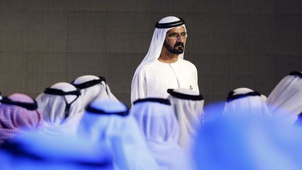 Dubai ruler Sheikh Mohammed bin Rashid al-Maktoum unveils the United Arab Emirates' mission to Mars on May 6, 2015 (AFP Photo/KARIM SAHIB)