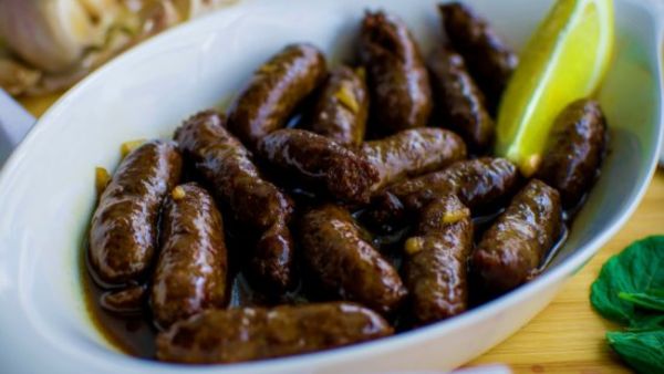 طبق النقانق على الطريقة اللبنانية