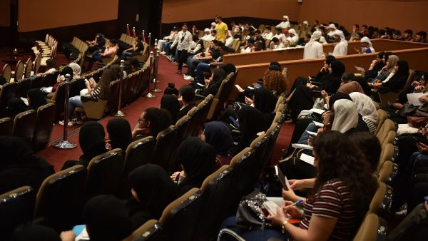 خلال الحدث