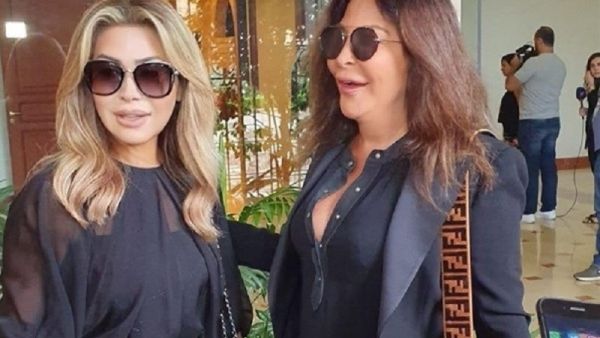 المياه تعود الى مجاريها بين إليسا و نوال الزغبي..(إلكترونيا) المياه تعود الى مجاريها بين إليسا و نوال الزغبي..(إلكترونيا)