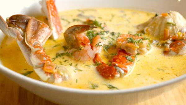 شوربة المأكولات البحرية بالكريمة