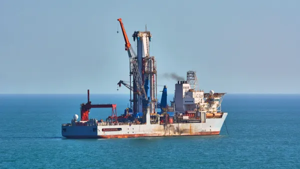 Drilling ship (Shutterstock)	