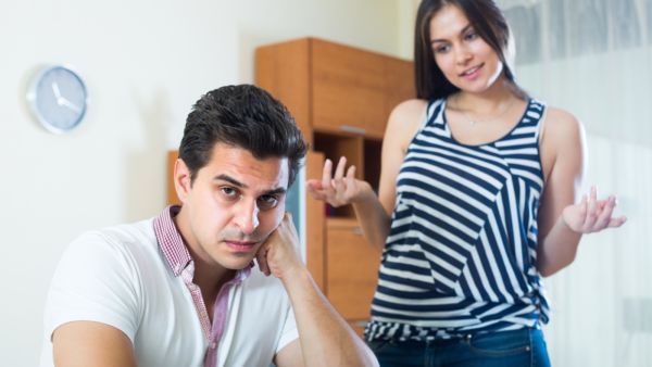 الرجل الميسوجيني يخون زوجته مع عدد كبير من النساء الرجل الميسوجيني يخون زوجته مع عدد كبير من النساء