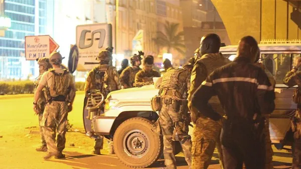  اكثر من 20 قتيلا سقطو في هجوم استهدف المسجد الكبير في سالموسي