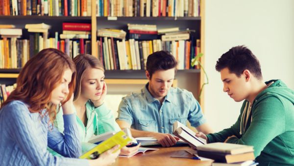 من الضروري قبل أن تبدأ بالقراءة أن تكون على معرفة وإلمام بالموضوع الذي تقرأه