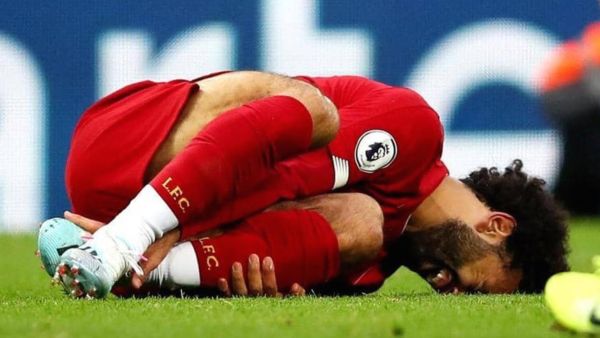 صلاح بعد تعرضه للإصابة