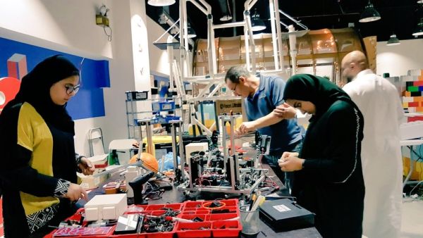 Robotics competition (Twitter)