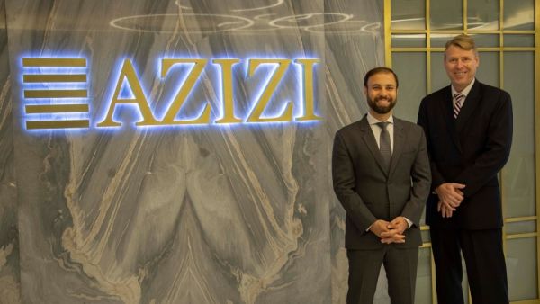 فرهاد عزيزي، الرئيس التنفيذي لشركة عزيزي للتطوير العقاري , ميكا تويفولا، المدير المالي لشركة عزيزي للتطوير العقاري