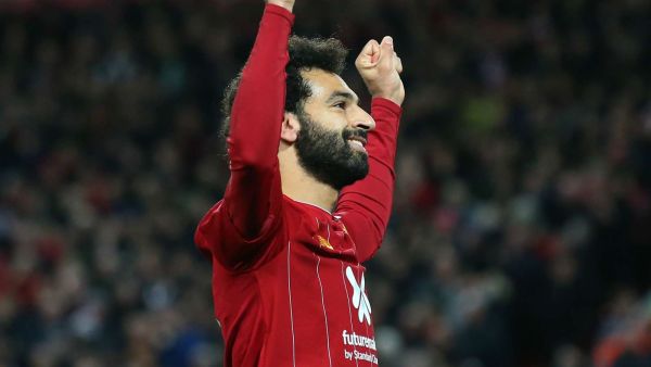 صلاح يقود ليفربول للفوز قبل أن يتعرض للإصابة