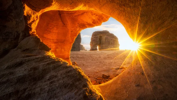 Elephant rock in Saudi Arabia  (Shutterstock)	