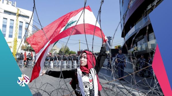 بعد اندلاع الاحتجاجات، وعارض «حزب الله»، المسلح والمدعوم من إيران، استقالة الحريري