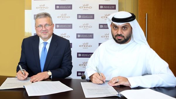 الاتحاد للطيران والإمارات الإسلامي يطلقان بطاقة ائتمان مشتركة