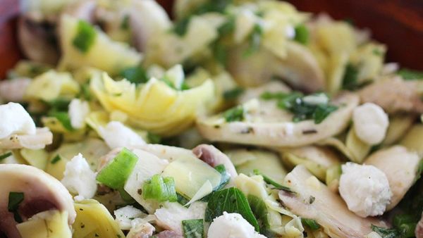 سلطة الخرشوف بالفطر