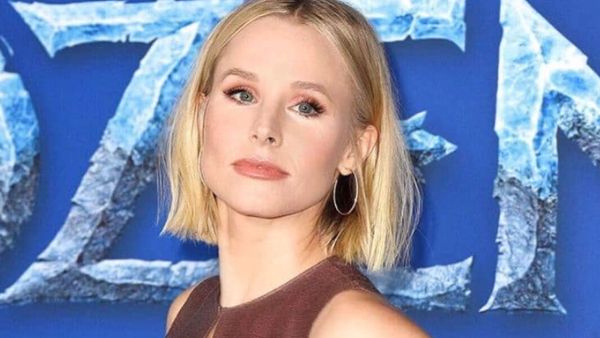 The look was one of three chic outfits that the actress donned that day