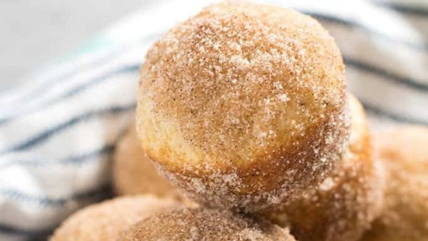 مافن دونات بالسكر والقرفة