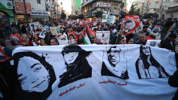 وصل عدد المعتقلين الفلسطينيين إلى نحو 5 آلاف.