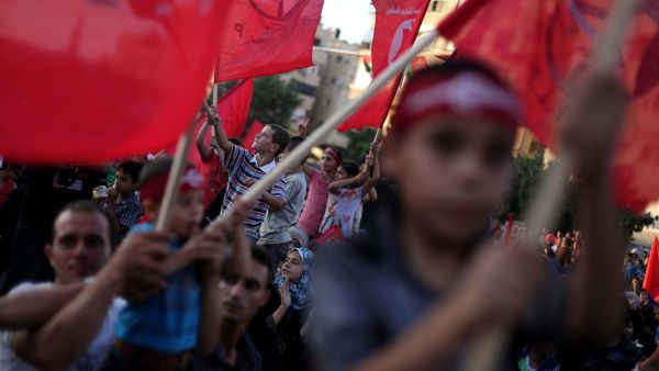 ​القوات الإسرائيلية​ داهمت عددا من المنازل في ​رام الله​ واعتقلت العشرات