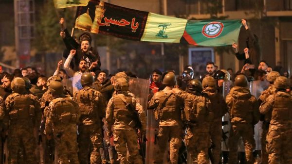 Supporters of Lebanese Shiite groups Hezbollah (AFP)