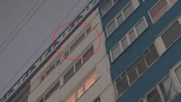 Window from where a schoolgirl, 7, fell in the town of Novy Urengoy in north-central Russia. (ROSSYIA1)