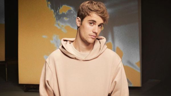 the Canadian singer apologised for his "inexcusable mistake".