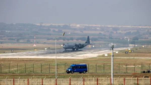 A military aircraft maneuvres on the runway at Incirlik Air Base, southeastern Turkey, on July 28, 2015. (AFP Photo/)