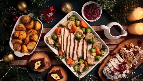 Emirates to Serve 500,000 Christmas Meals at 40,000 Feet