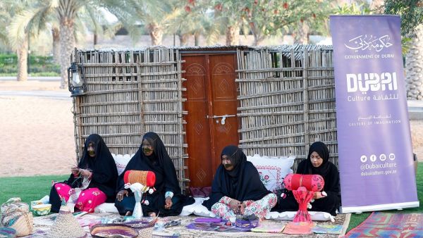 فعاليات ثقافية وفنية في أجواء عائلية تثري تجربة الزوار وتنشر السعادة في المجتمع