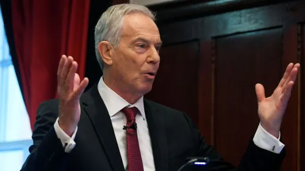 Tony Blair  (Twitter)