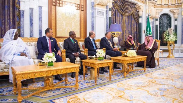  العاهل السعودى الملك سلمان بن عبد العزيز، سيدعو إلى قمة لقادة الدول المطلة على البحر الأحمر.