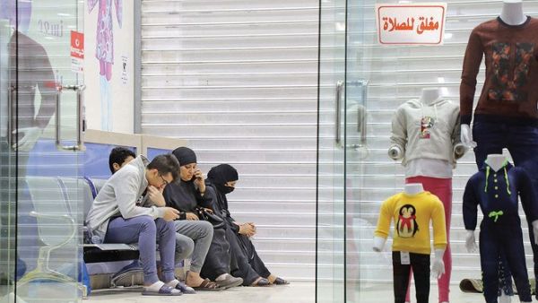 Saudi Arabia recently announced allowing commercial activities to function for 24 hours. But the custom of shops closing during prayer times, five times a day, remains a key issue among wider sections of society. (AN Photo/Ahmad Mahmoud)