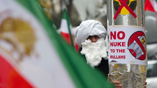 Protest in Vienna during the talks between Iran and the world powers to negotiate a nuclear agreement with the Islamic Republic. (Photo: JOE KLAMAR/AFP/Getty Images)