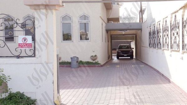 The man said that he opens the passage - located in his house, to all cars and people from the dawn prayer until 10pm. (Twitter)