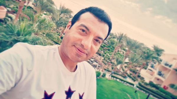Ehab Tawfik's father had died after a fire that broke out in his home (source: @ehabtawfiksinger Instagram)