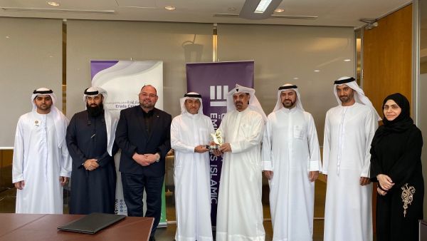 الإمارات الإسلامي يتبرع بمبلغ 5 ملايين درهم لصالح "مركز إرادة للعلاج والتأهيل"