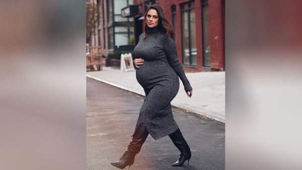 Ashley compared her pregnancy to a daily 'sci-film.'