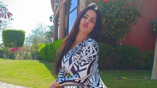 Sama  roamed the streets of Egypt wearing a daring outfit 