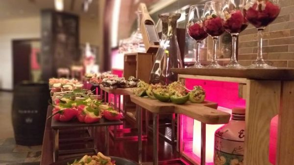 يعد مطعم "ذا سيلر" الذي يجمع بين الفخامة والأجواء العصرية المميزة، من أشهر المطاعم الراقية في قطر